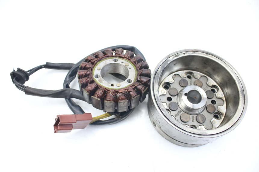 photo de ROTOR STATOR PIAGGIO X9 EVOLUTION 500 (2003 - 2005) - Details der Befestigungspunkte