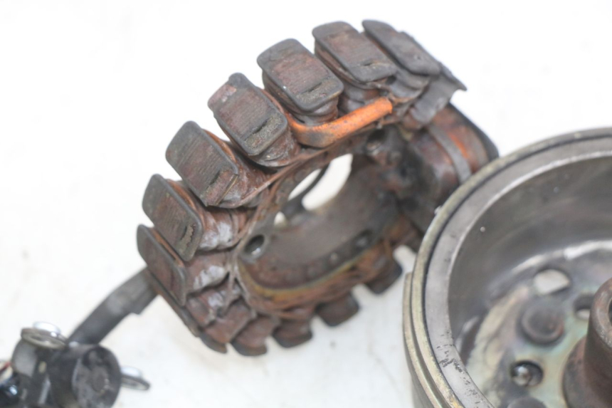 photo de ROTOR STATOR YAMAHA YP MAJESTY 125 (1998 - 2001) - Technische Nahaufnahme