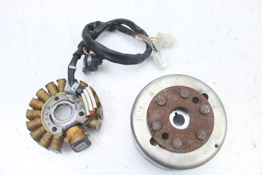 photo de LICHTMASCHINE YAMAHA YP MAJESTY 125 (2007 - 2010) - Hauptansicht