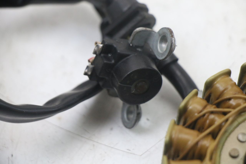 photo de LICHTMASCHINE YAMAHA YP MAJESTY 125 (2007 - 2010) - Weitere Ansicht des Artikels