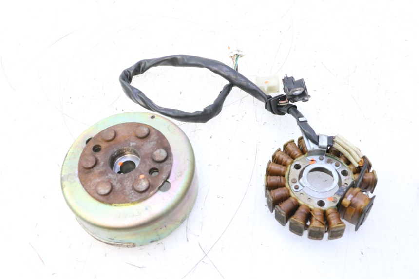 photo de ROTOR STATOR YAMAHA YP MAJESTY 125 (1998 - 2001) - Hauptansicht