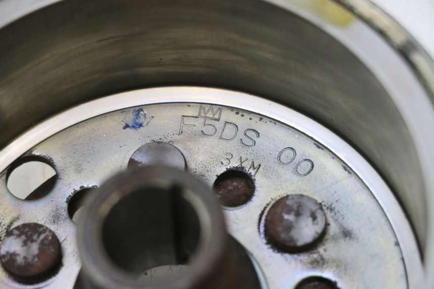 photo de ROTOR STATOR YAMAHA YP MAJESTY 125 (2002 - 2006) - Hochauflösende Nahaufnahme