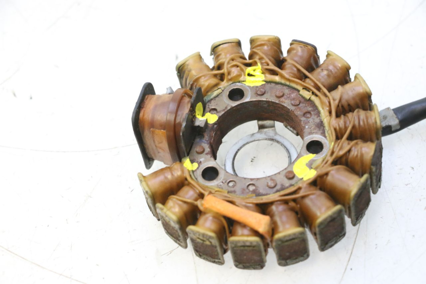 photo de ROTOR STATOR YAMAHA YP MAJESTY 125 (2002 - 2006) - Fokus auf die Struktur
