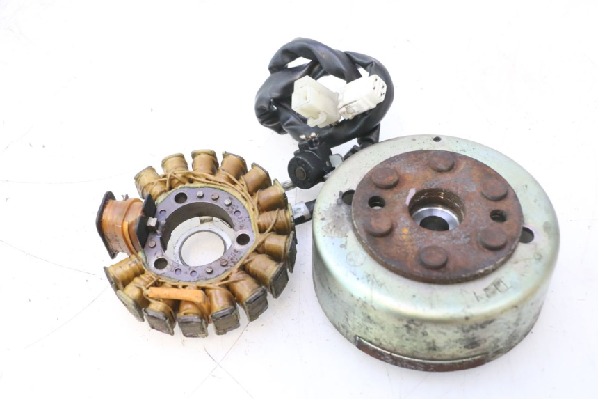 photo de ROTOR STATOR YAMAHA YP MAJESTY 125 (1998 - 2001) - Hauptansicht