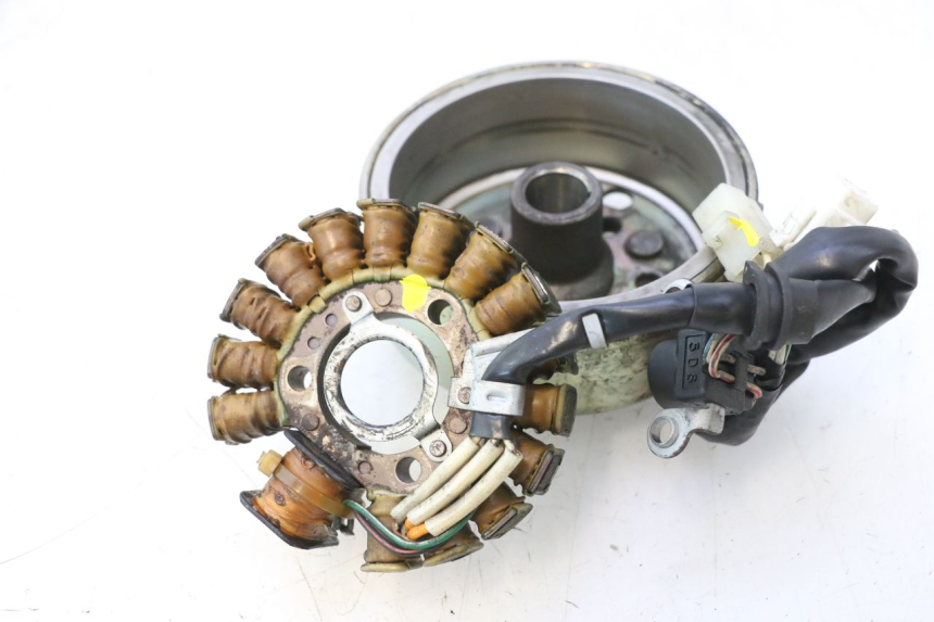photo de ROTOR STATOR YAMAHA YP MAJESTY 125 (1998 - 2001) - Technische Nahaufnahme