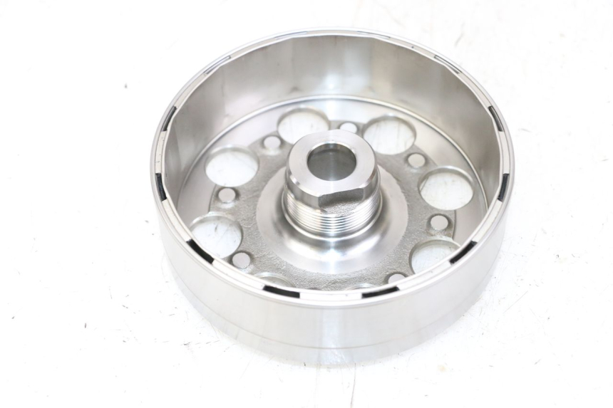 photo de LÄUFER  SUZUKI GSR 750 (2011 - 2017) - Hauptansicht