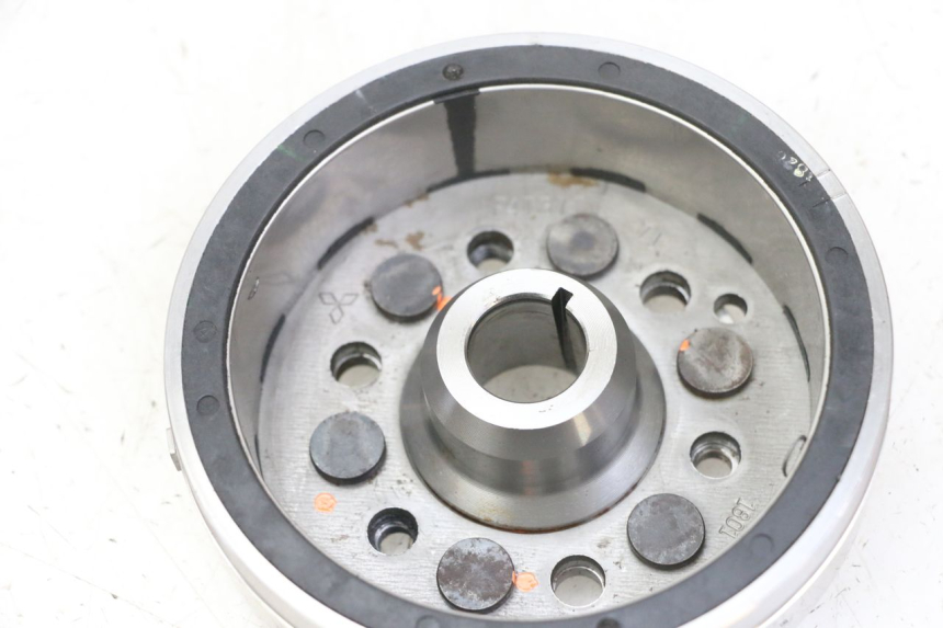 photo de LÄUFER  YAMAHA FZS FAZER 600 (2001 - 2003) - Alternative Perspektive