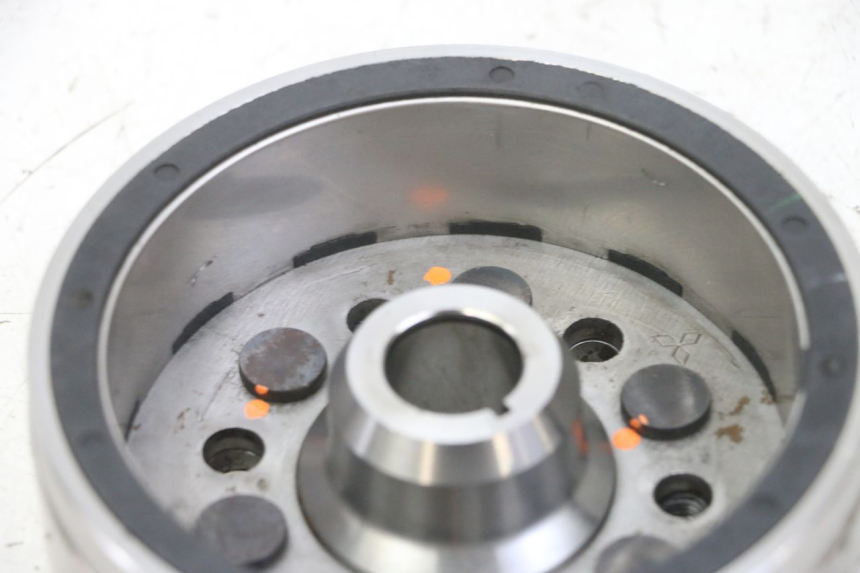 photo de LÄUFER  YAMAHA FZS FAZER 600 (2001 - 2003) - Technische Nahaufnahme