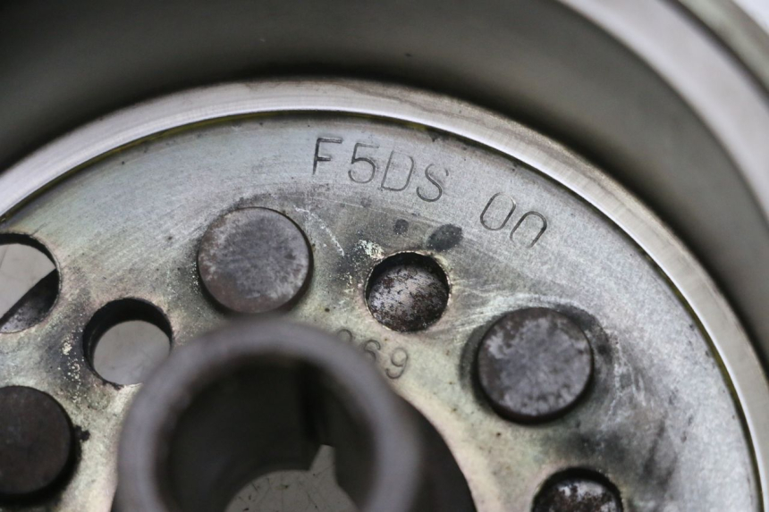 photo de LÄUFER  YAMAHA YP MAJESTY 125 (2002 - 2006) - Alternative Perspektive