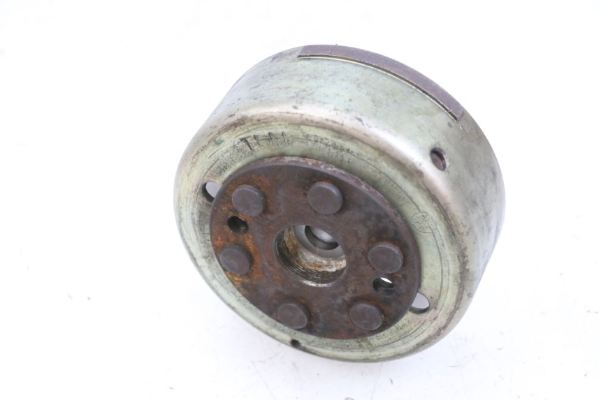 photo de LÄUFER  YAMAHA YP MAJESTY 125 (2002 - 2006) - Details der Befestigungspunkte