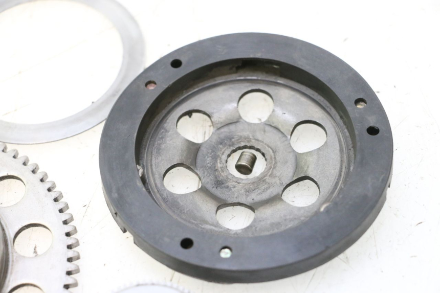 photo de ANLASSER-FREILAUF MBK BOOSTER SPIRIT 50 (1999 - 2003) - Details der Befestigungspunkte