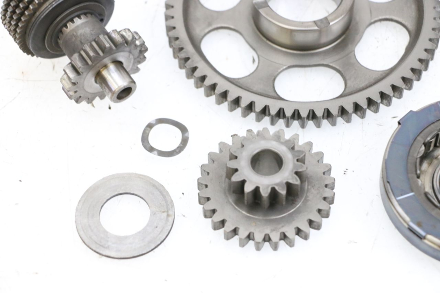 photo de ANLASSERFREILAUF SUZUKI BURGMAN EXECUTIVE ABS 650 (2006 - 2012) - Oberflächenzustand und Material