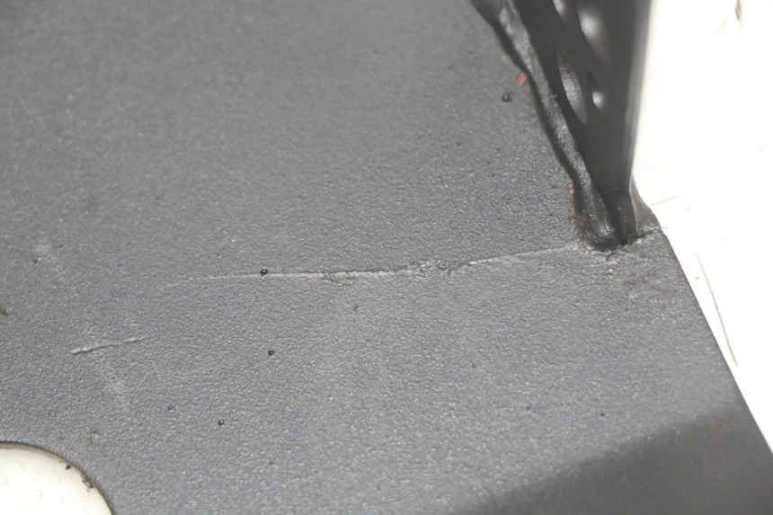 photo de MOTORRADUNTERFAHRSCHUTZ YCF R-START 125 - Detailansicht des Bauteils