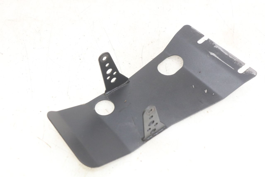 photo de MOTORRADUNTERFAHRSCHUTZ YCF R-START 125 - Zoom auf Gebrauchszustand