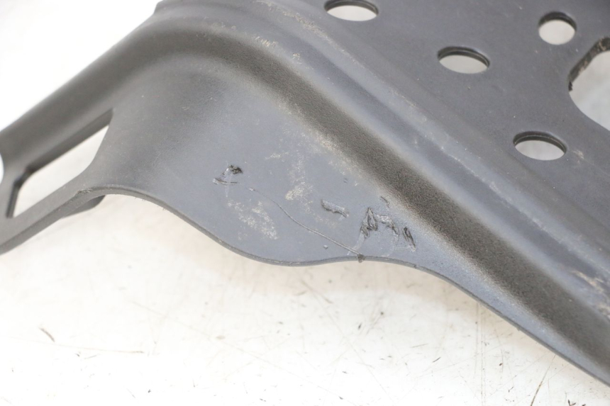 photo de BUGSPOILER SMALL MX THUNDER 250 - Details der Befestigungspunkte