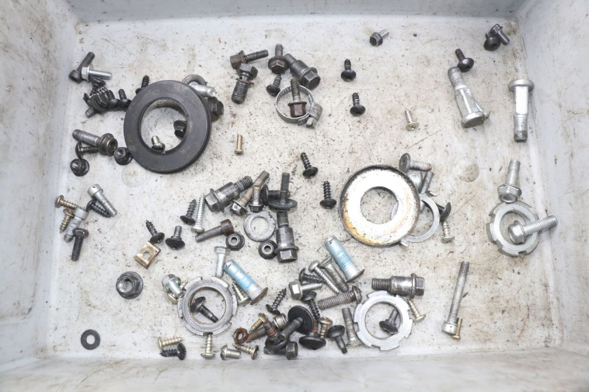 photo de SCHRAUBEN YAMAHA AEROX NAKED 2T 50 (2013 - 2017) - Hauptansicht