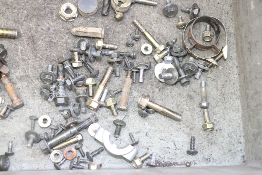 photo de SCHRAUBENBEUTEL KYMCO AGILITY 4T 50 (2005 - 2018) - Zoom auf Gebrauchszustand