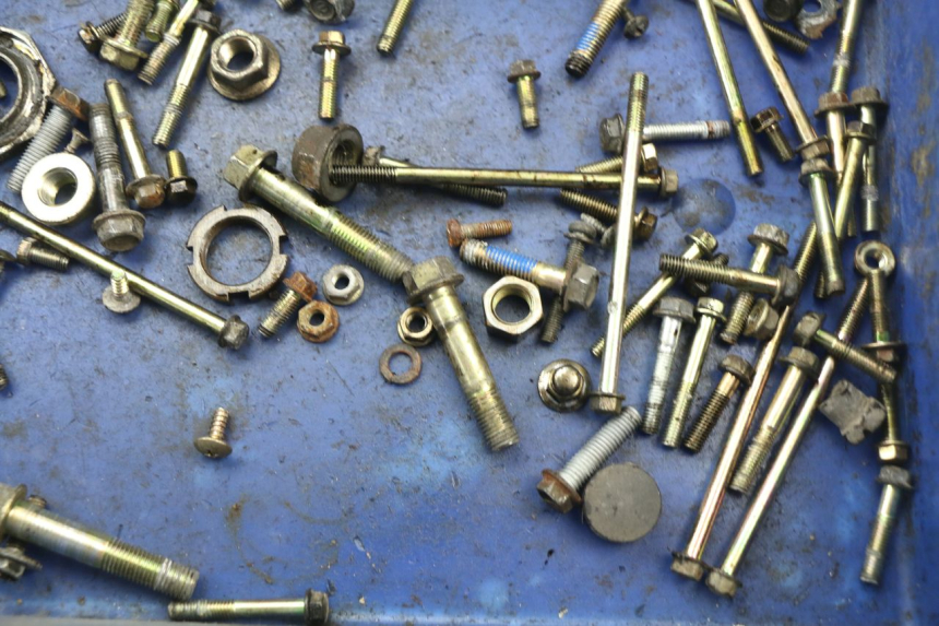 photo de SCHRAUBEN KYMCO AGILITY 125 (2005 - 2010) - Zoom auf Gebrauchszustand