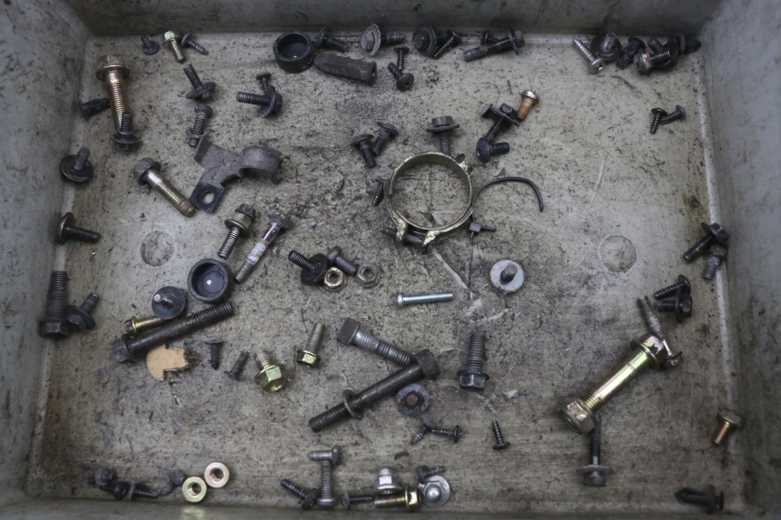 photo de SCHRAUBEN KYMCO AGILITY CARRY 50 (2011 - 2020) - Hauptansicht