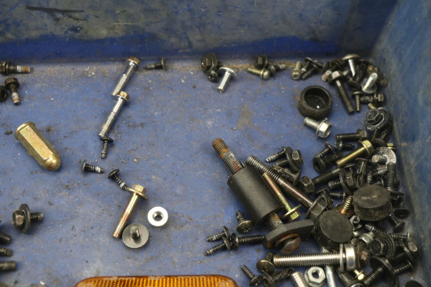 photo de SCHRAUBEN KYMCO AGILITY CITY 16P 125 (2015 - 2021) - Zoom auf Gebrauchszustand