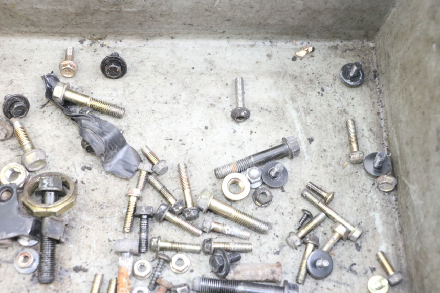 photo de SCHRAUBEN KYMCO AGILITY FR 2T 50 (2012 - 2017) - Zoom auf Gebrauchszustand