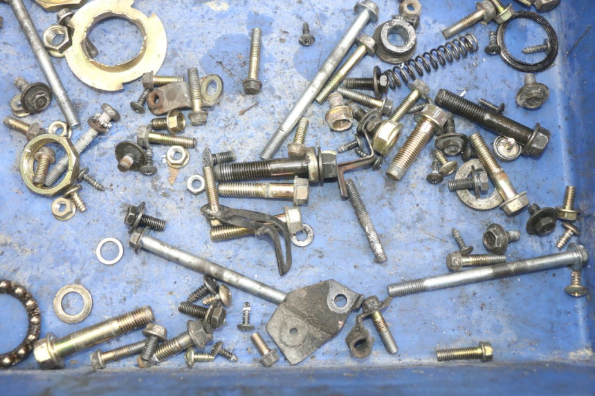 photo de SCHRAUBENBEUTEL KYMCO AGILITY NAKED RENOUVO 2T 50 (2011 - 2018) - Zoom auf Gebrauchszustand