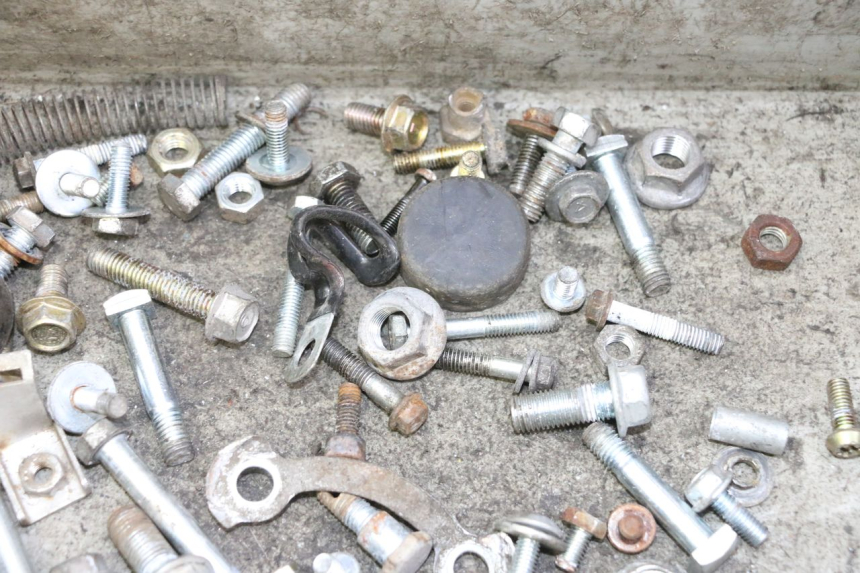 photo de SCHRAUBEN HYOSUNG GV AQUILA 125 (2000 - 2009) - Technische Nahaufnahme