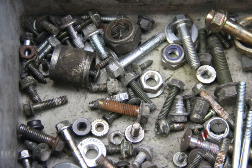 photo de SCHRAUBENBEUTEL ECCITY ARTELEC 670 1 (2013 - 2017) - Details der Befestigungspunkte