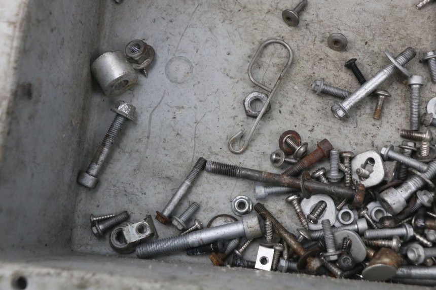 photo de SCHRAUBENBEUTEL APRILIA ATLANTIC 125 (2003 - 2009) - Zoom auf Gebrauchszustand