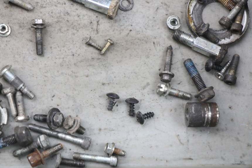 photo de SCHRAUBENBEUTEL MBK BOOSTER SPIRIT 50 (2004 - 2017) - Zoom auf Gebrauchszustand