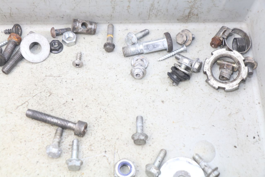 photo de SCHRAUBENBEUTEL MBK BOOSTER SPIRIT NAKED 50 (2004 - 2017) - Zoom auf Gebrauchszustand