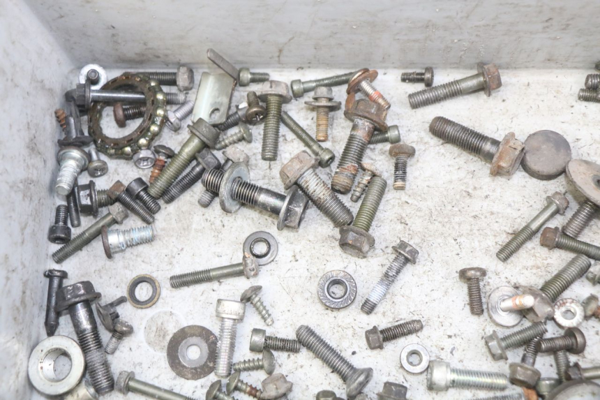 photo de SCHRAUBENBEUTEL SUZUKI BURGMAN 125 (2007 - 2014) - Technische Nahaufnahme