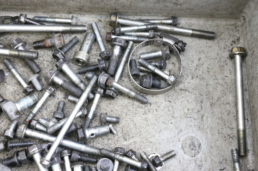 photo de SCHRAUBEN SUZUKI BURGMAN EXECUTIVE ABS 650 (2006 - 2012) - Gesamtansicht des Produkts