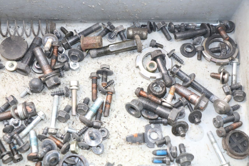 photo de SCHRAUBENBEUTEL YAMAHA BW'S BWS 125 (2010 - 2013) - Zoom auf Gebrauchszustand