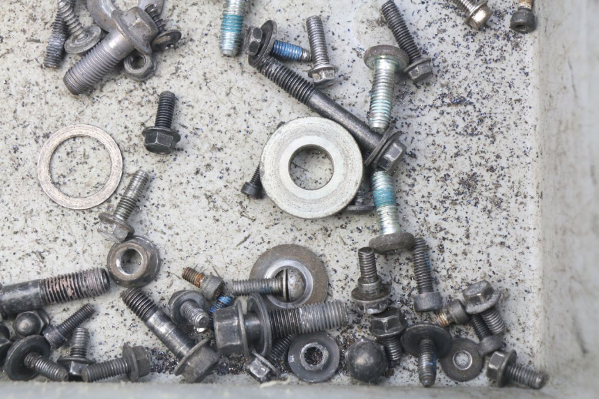 photo de SCHRAUBENBEUTEL YAMAHA BW'S BWS 125 (2010 - 2013) - Zoom auf Gebrauchszustand