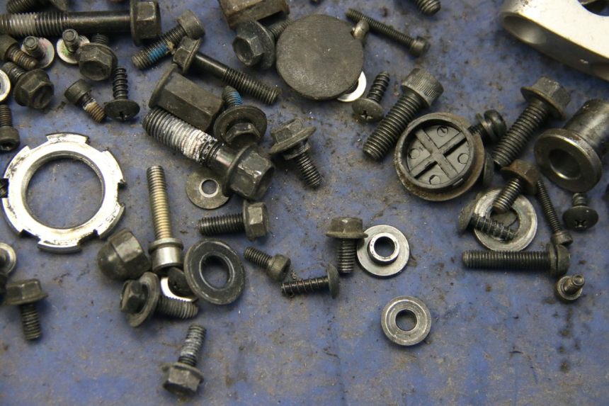 photo de SCHRAUBENBEUTEL YAMAHA BW'S BWS 125 (2010 - 2013) - Zoom auf Gebrauchszustand