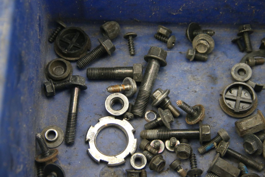 photo de SCHRAUBENBEUTEL YAMAHA BW'S BWS 125 (2010 - 2013) - Details der Befestigungspunkte