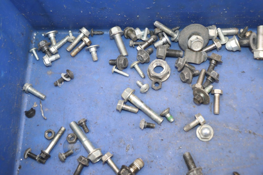 photo de SCHRAUBEN HONDA CBF 125 (2009 - 2015) - Technische Nahaufnahme