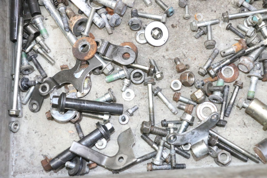 photo de SCHRAUBEN HONDA CBF 125 (2009 - 2015) - Zoom auf Gebrauchszustand