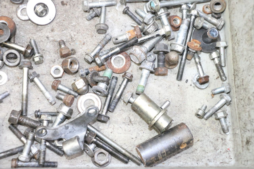 photo de SCHRAUBEN HONDA CBF 125 (2009 - 2015) - Alternative Perspektive