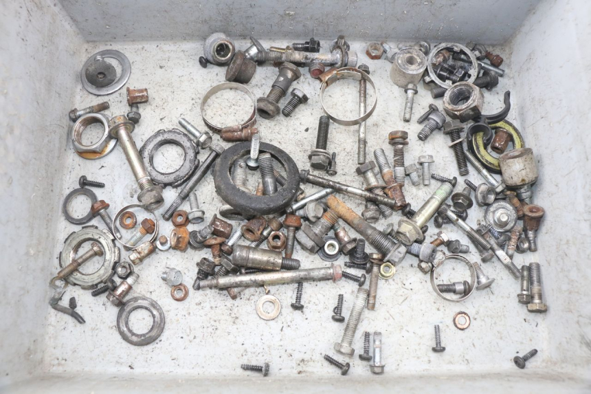 photo de SCHRAUBEN HONDA CBR F SC21 1000 (1986 - 1992) - Hauptansicht