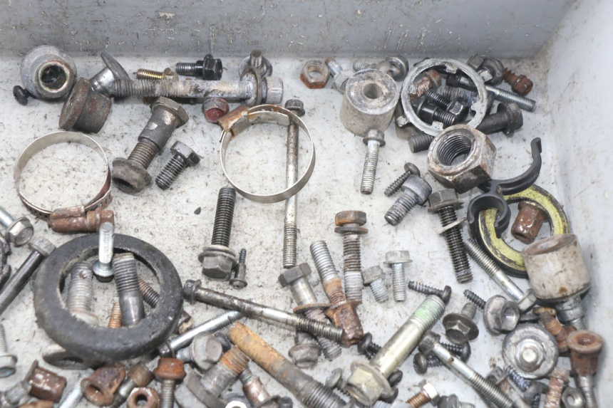 photo de SCHRAUBEN HONDA CBR F SC21 1000 (1986 - 1992) - Alternative Perspektive