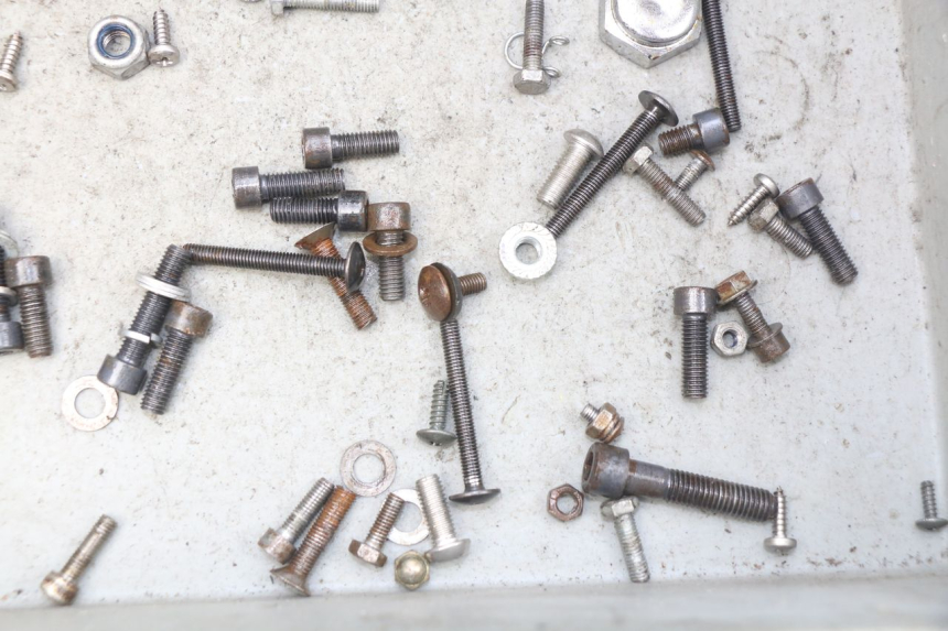 photo de SCHRAUBEN LONCIN DIRT BIKE 125 - Zoom auf Gebrauchszustand