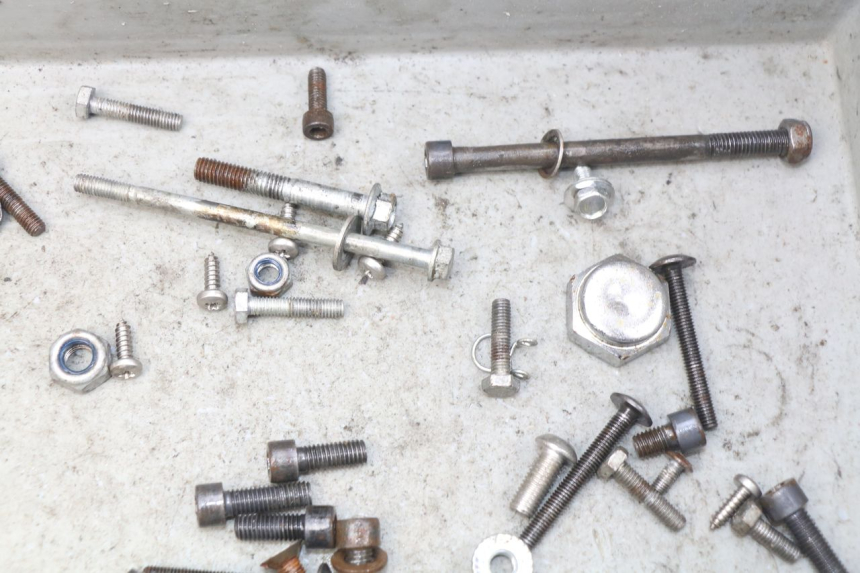 photo de SCHRAUBEN LONCIN DIRT BIKE 125 - Alternative Perspektive