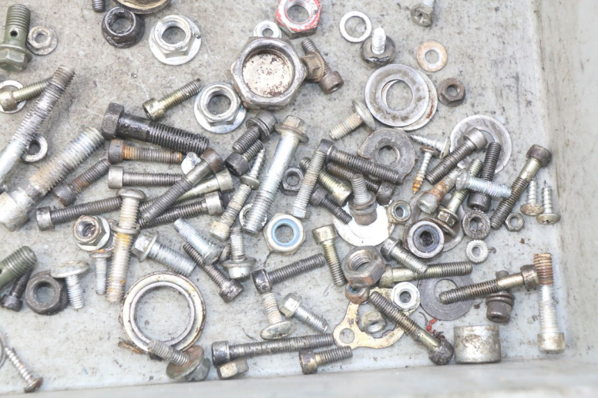 photo de SCHRAUBENBEUTEL CCR DIRT BIKE 125 - Zoom auf Gebrauchszustand