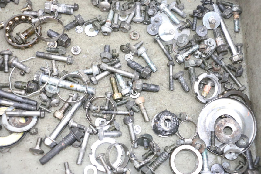 photo de SCHRAUBEN SUZUKI DL V STROM 1000 (2002 - 2007) - Detailansicht des Bauteils