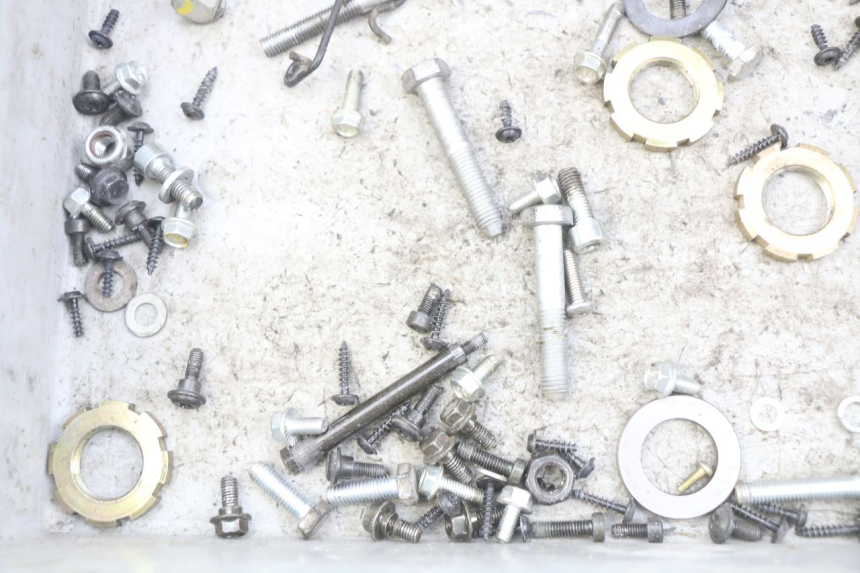 photo de SCHRAUBENBEUTEL PEUGEOT E-VIVACITY 1 (2012 - 2018) - Zoom auf Gebrauchszustand