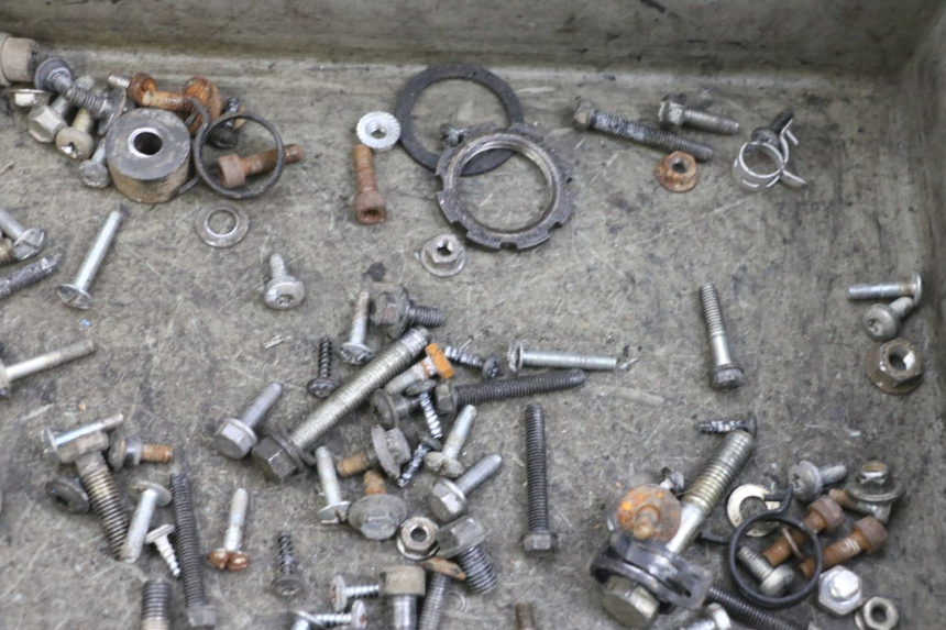 photo de SCHRAUBEN PEUGEOT ELYSEO 125 (1999 - 2004) - Zoom auf Gebrauchszustand