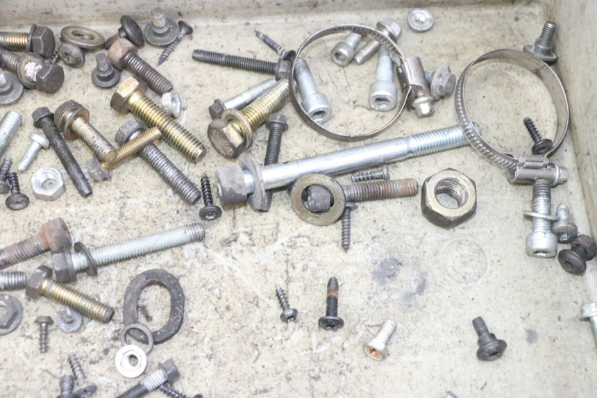 photo de SCHRAUBEN PEUGEOT ELYSTAR 125 (2002 - 2007) - Zoom auf Gebrauchszustand