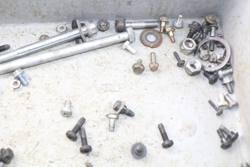 photo de SCHRAUBENBEUTEL PEUGEOT ELYSTAR 50 (2002 - 2014) - Zoom auf Gebrauchszustand